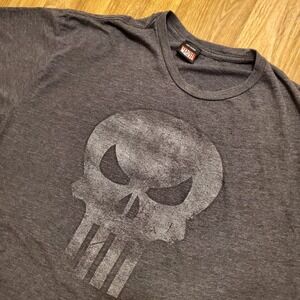 Vintage The Punisher Shirt Adult 2XL‎ Black Skull Graphic Mad Engine Y2K Marvel